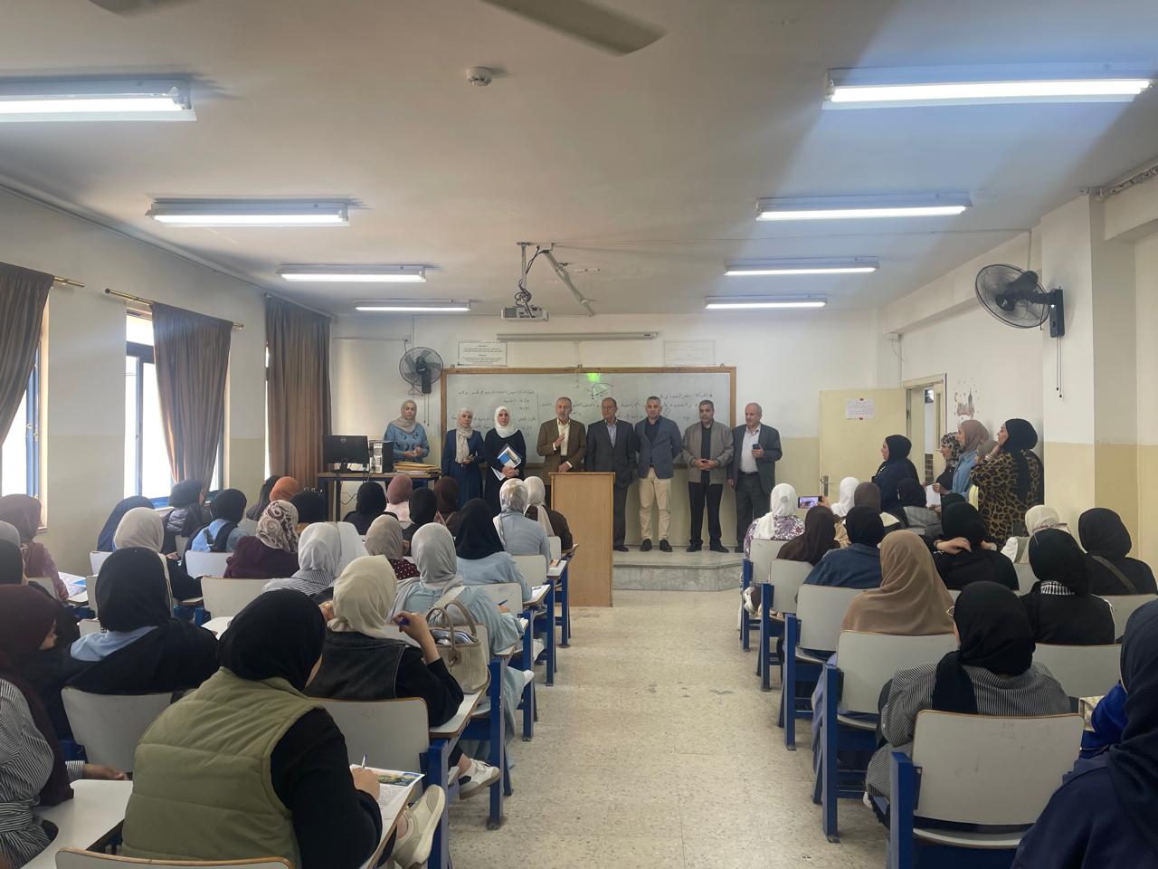 متابعة طالبات التربية العملية والتدريب الميداني المتوقع تخرجهن