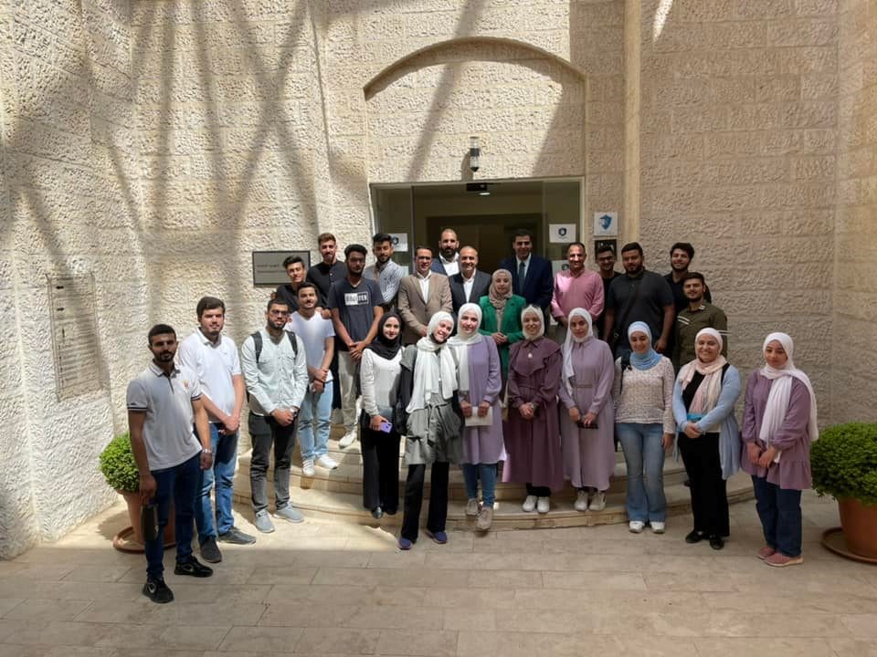 كلية تكنولوجيا المعلومات في زيارة لأكاديمية الأمن السيبراني في المركز الأردني للتصميم والتطوير