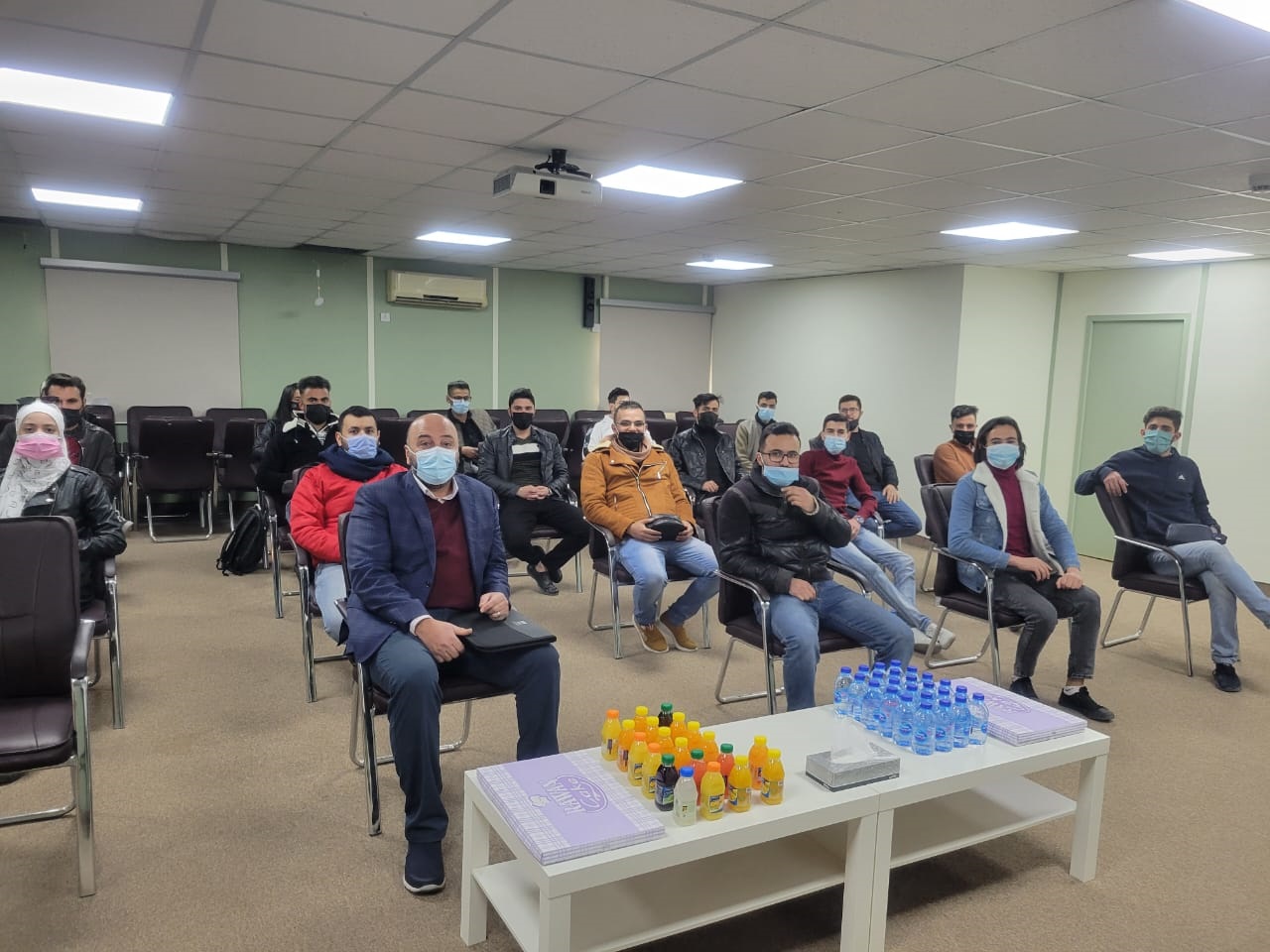  جامعة الزرقاء -  وفد من طلبة الهندسه الكهربائيه وهندسة الطاقه يزور محطه توليد كهرباء  شرق عمان  - AES - Jordan 