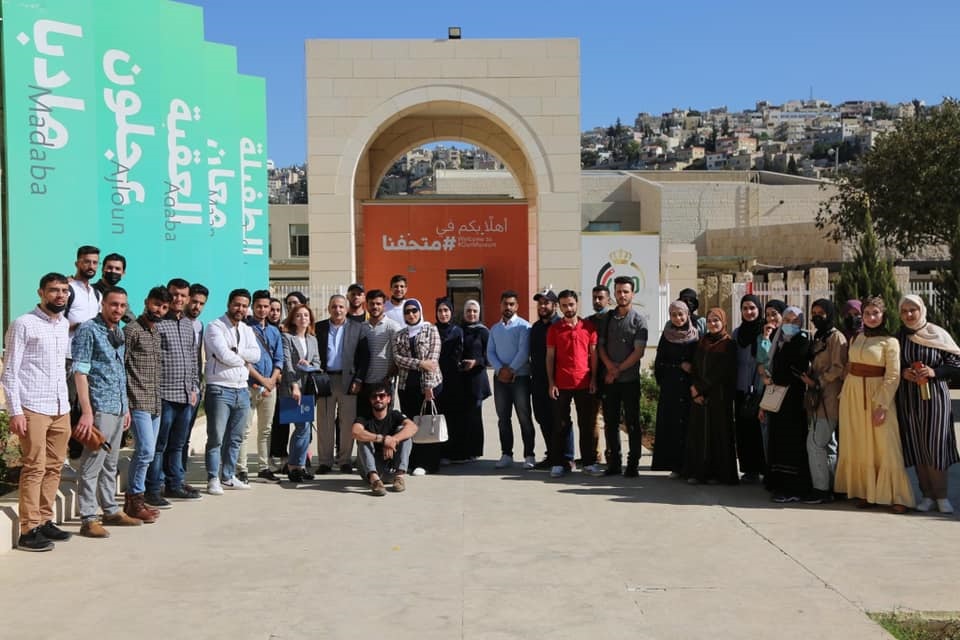  جامعة الزرقاء - زيارة علمية إلى متحف الأردن