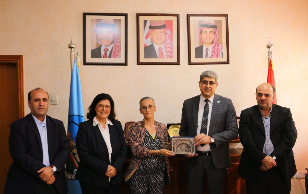 جامعة الزرقاء تستقبل وفد مشروع تمكين المرأة