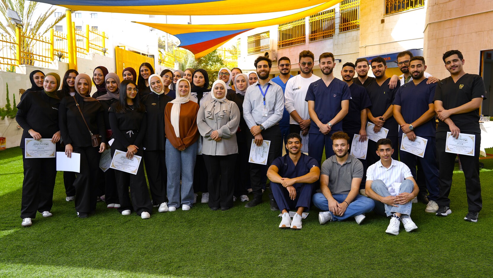 جامعة الزرقاء تنظّم زيارة توعوية إلى اكاديمية المواكب الحديثة