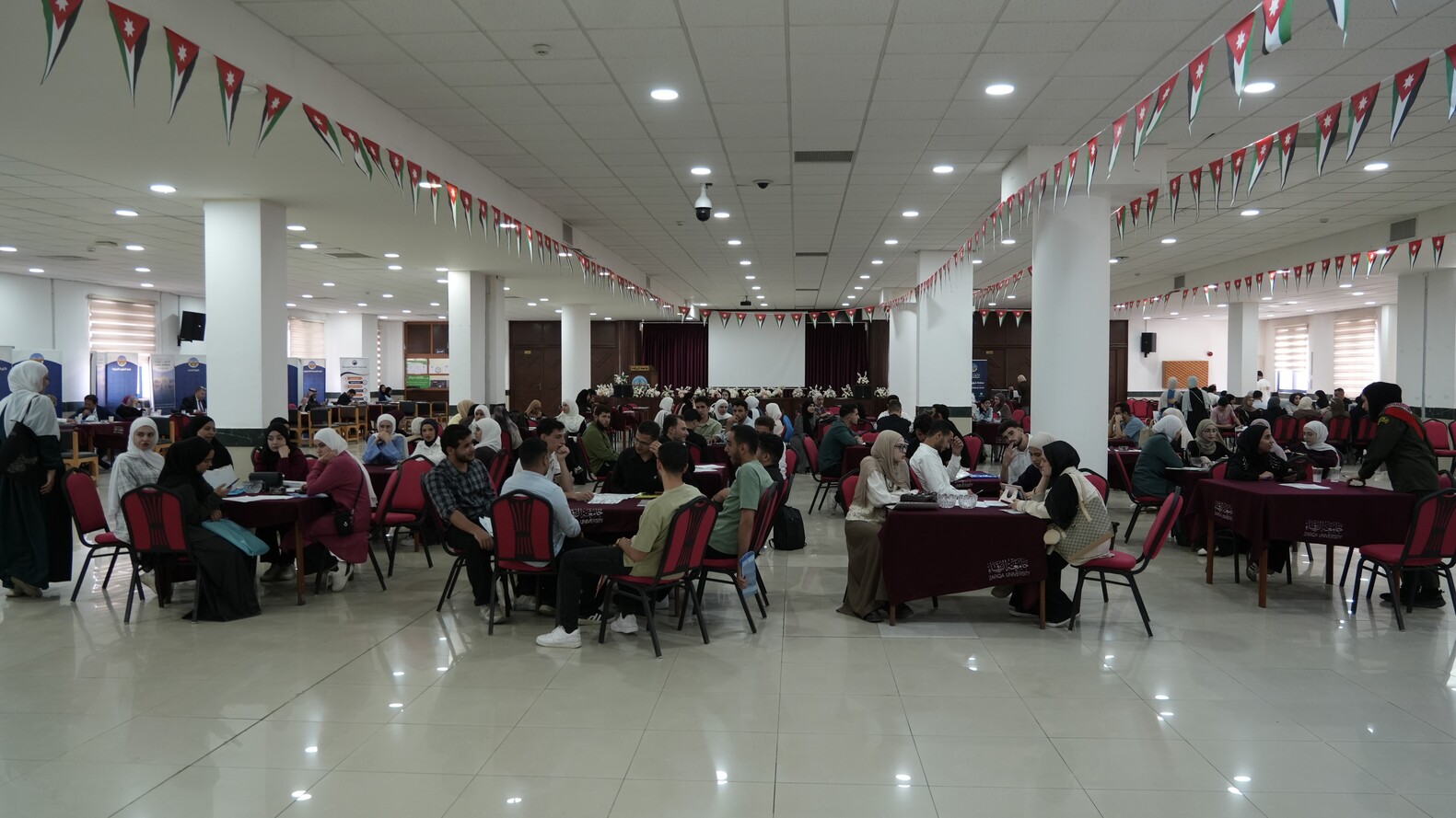 جامعة الزرقاء تستضيف مقابلات الطلبة السوريين ضمن برنامج (EDU-SYRIA)