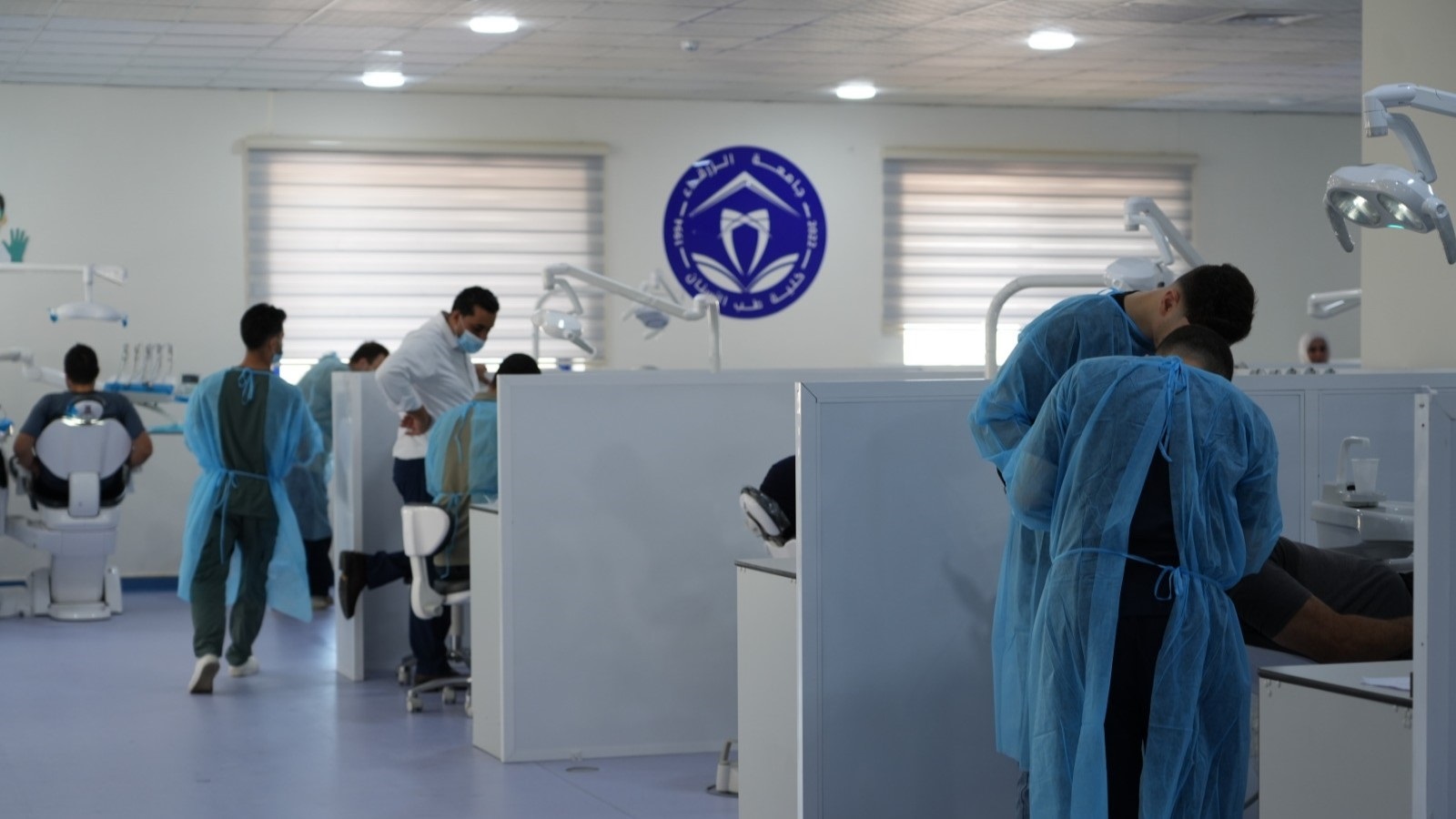 جامعة الزرقاء تستضيف نشاطًا تدريبيًا متخصصًا في مجال زراعة الأسنان